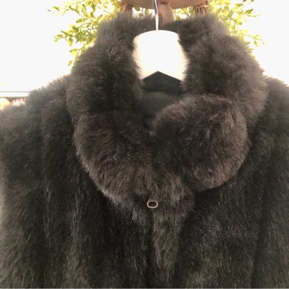 Reversible Black Faux Fur Waterproof Vest Medium - Picture 2 of 4